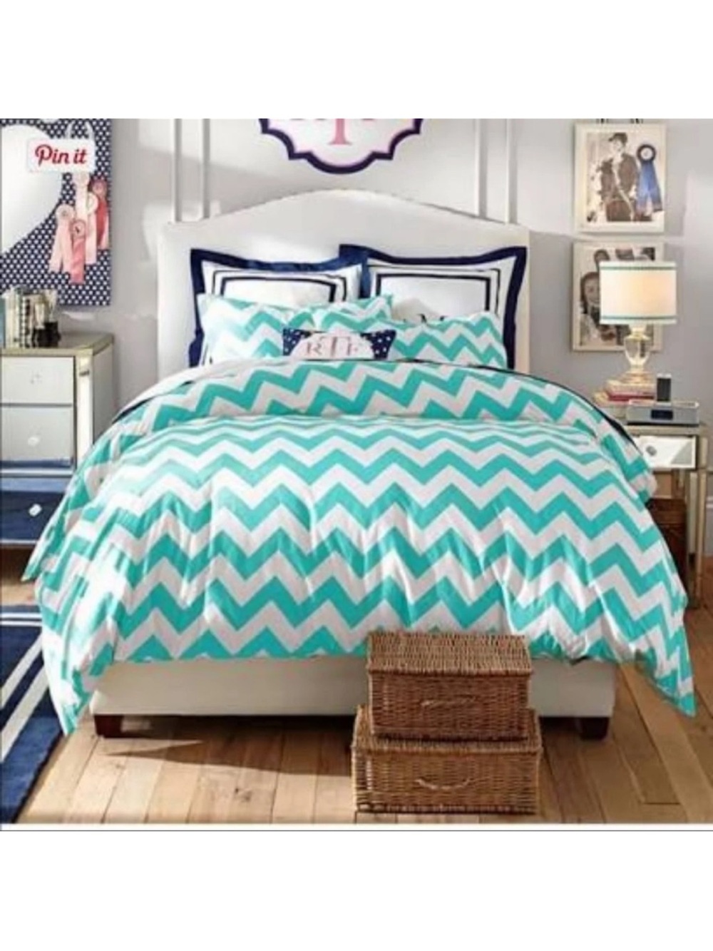 Pottery Barn Teen Chevron Pool and White Full/Queen Duvet Set